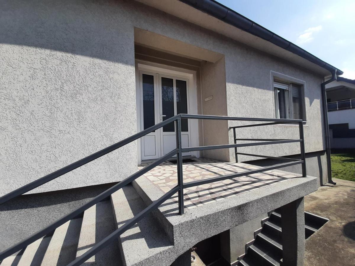 Haus Apartman Zajecar M&L Екстер'єр фото