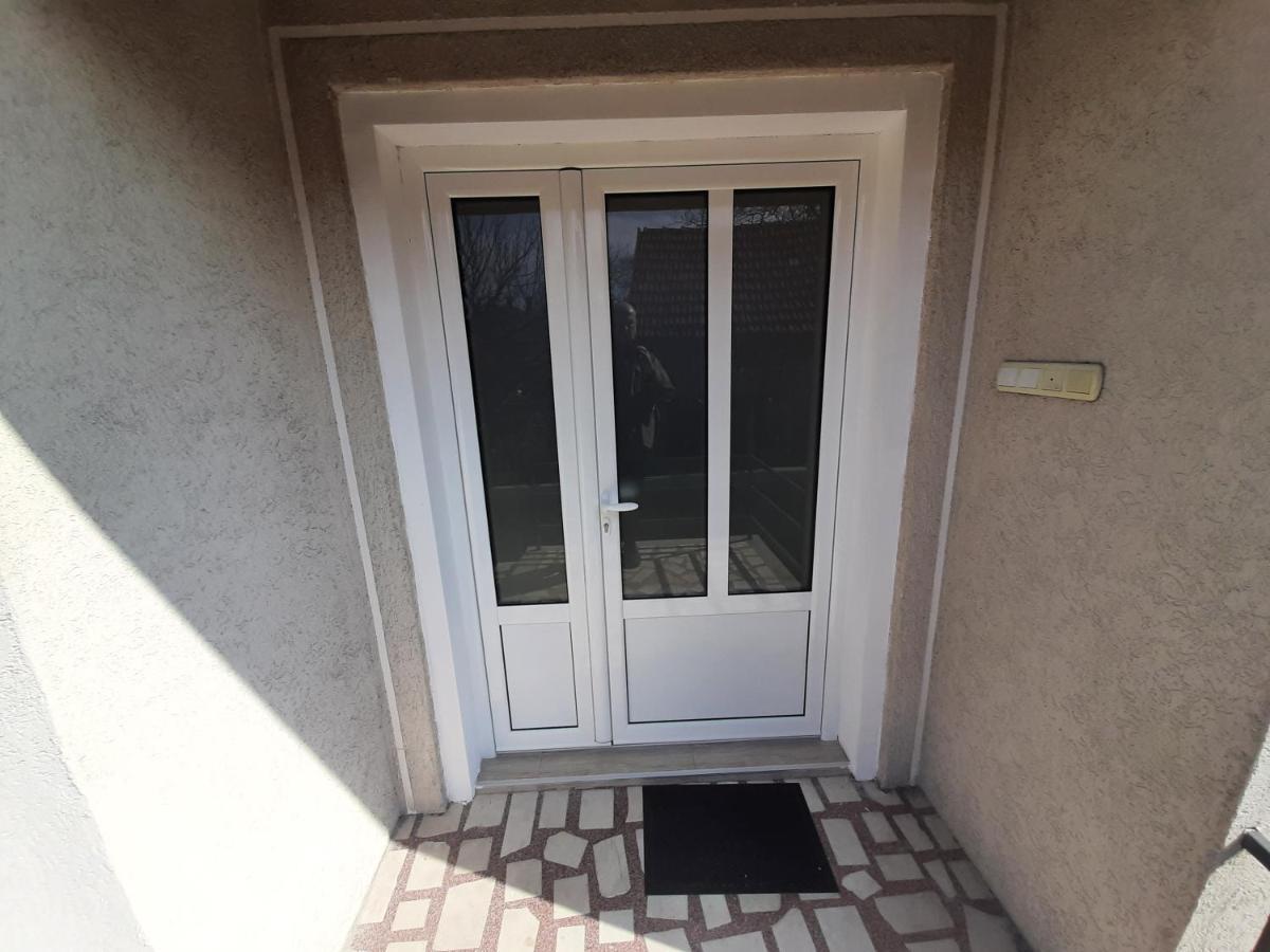 Haus Apartman Zajecar M&L Екстер'єр фото