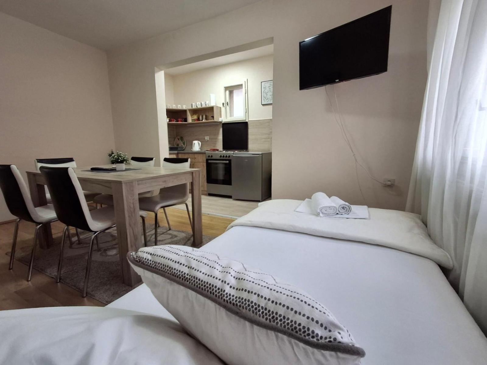 Haus Apartman Zajecar M&L Номер фото