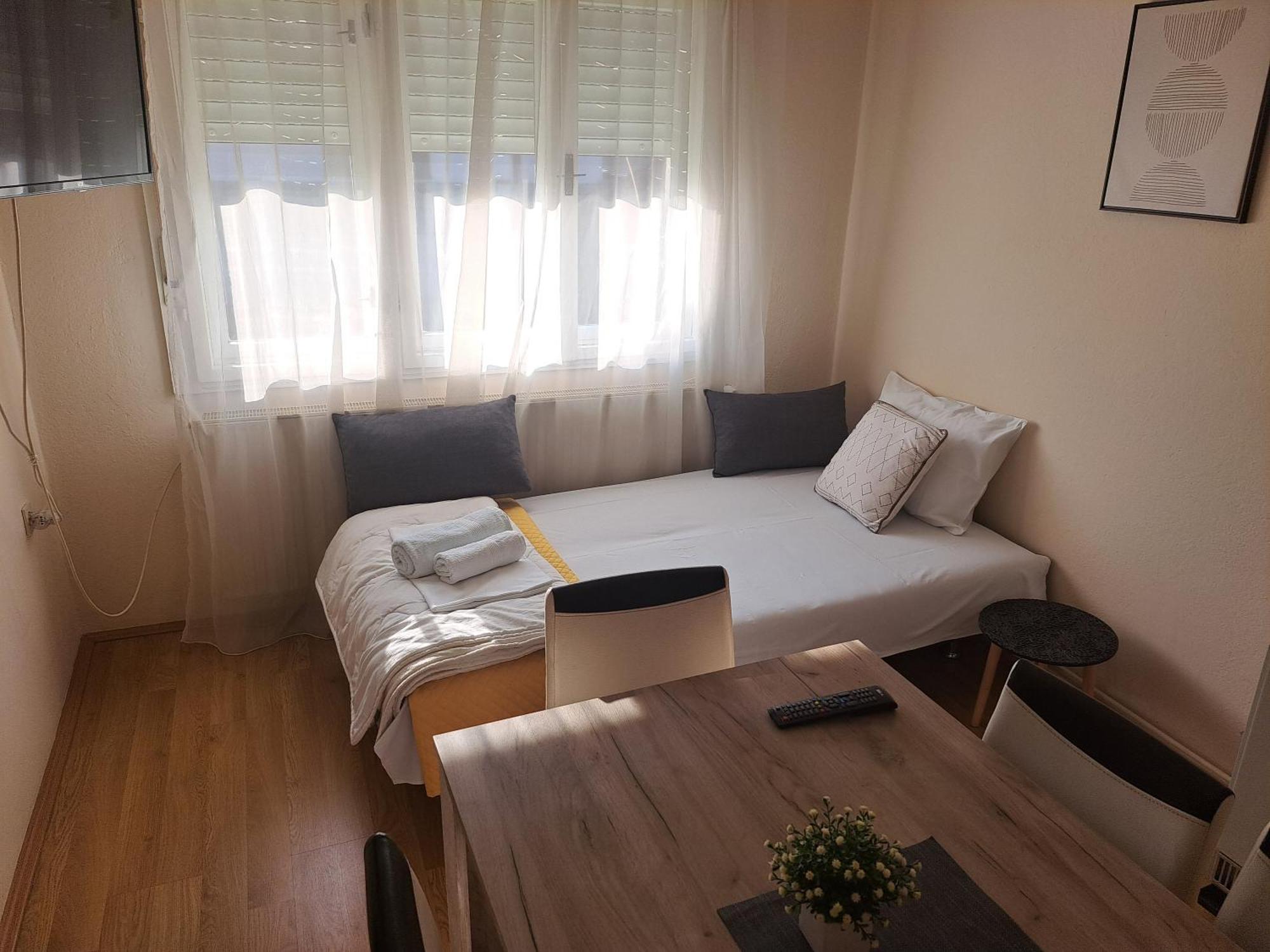 Haus Apartman Zajecar M&L Номер фото