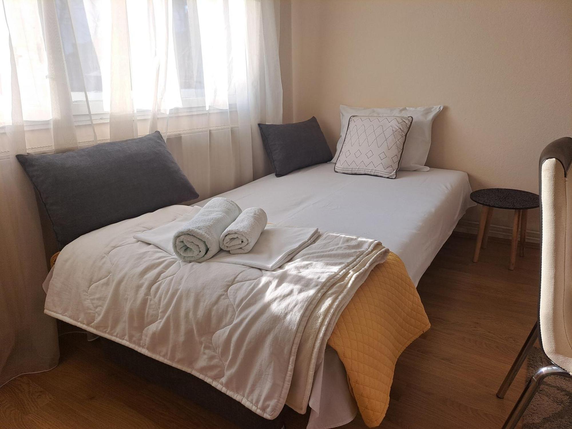 Haus Apartman Zajecar M&L Номер фото